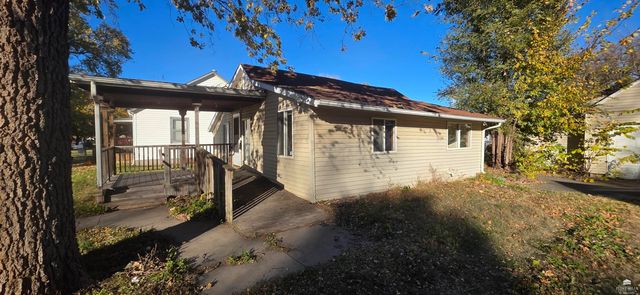 606 Oak Street, Wamego, KS 66547