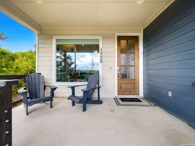 1528 Connie Drive, Canyon Lake, TX 78133