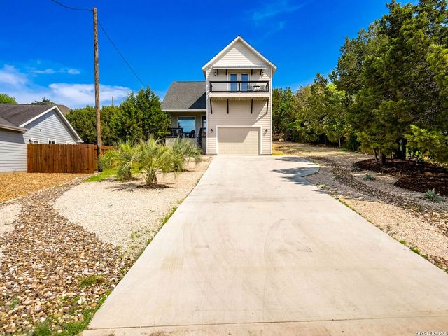 1528 Connie Drive, Canyon Lake, TX 78133