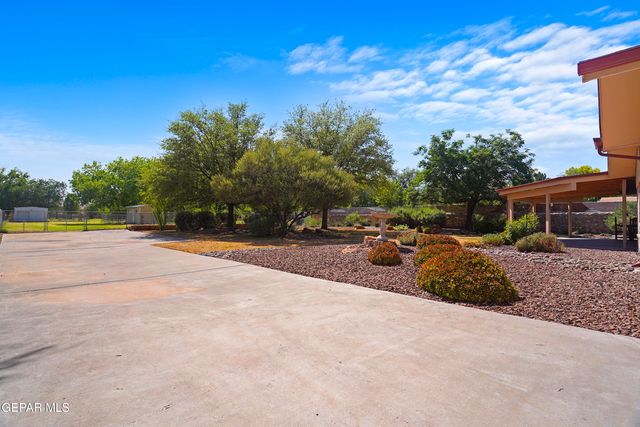 4279 BOY SCOUT Lane, El Paso, TX 79922