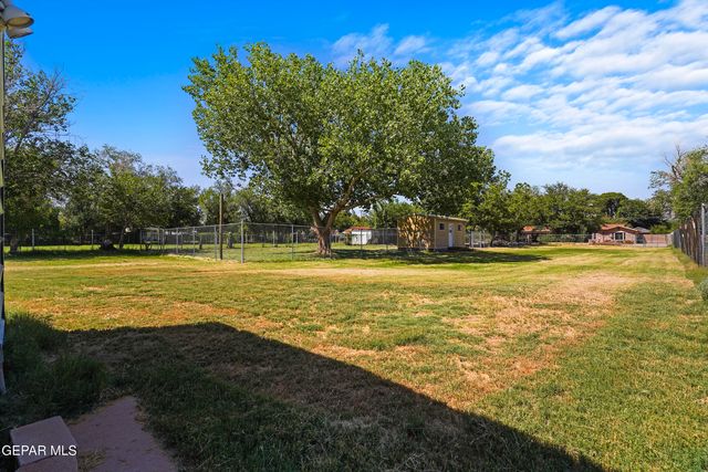 4279 BOY SCOUT Lane, El Paso, TX 79922