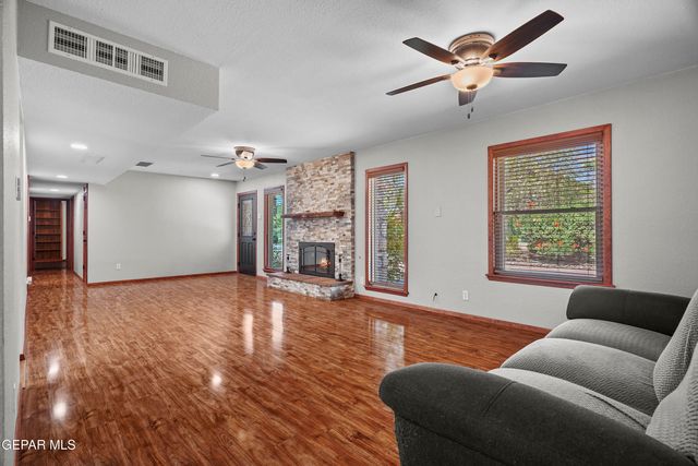 4279 BOY SCOUT Lane, El Paso, TX 79922