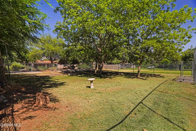 4279 BOY SCOUT Lane, El Paso, TX 79922