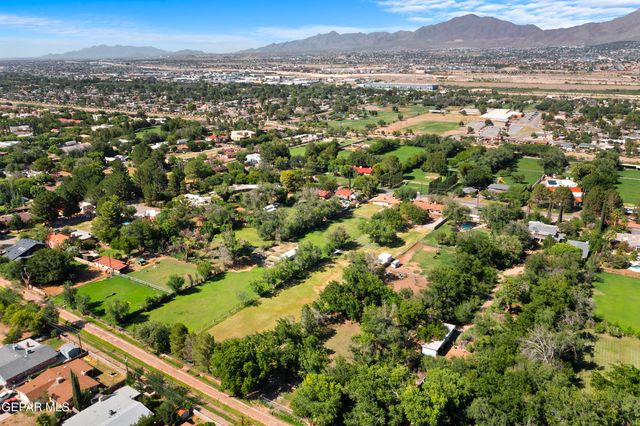 4279 BOY SCOUT Lane, El Paso, TX 79922