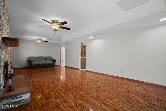 4279 BOY SCOUT Lane, El Paso, TX 79922