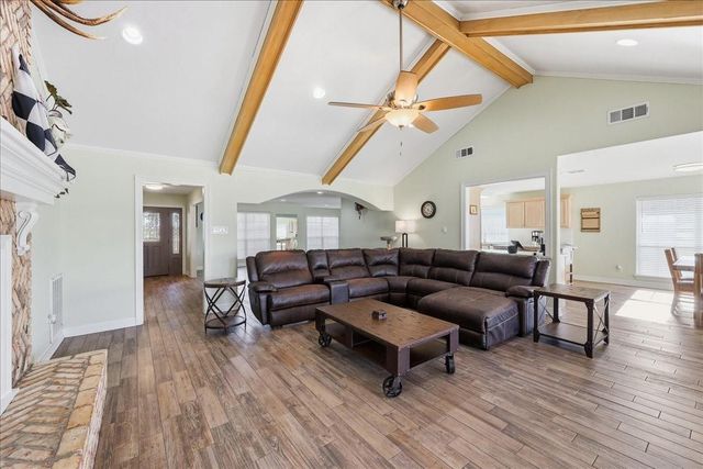 510 Country Lane, Bridge City, TX 77611