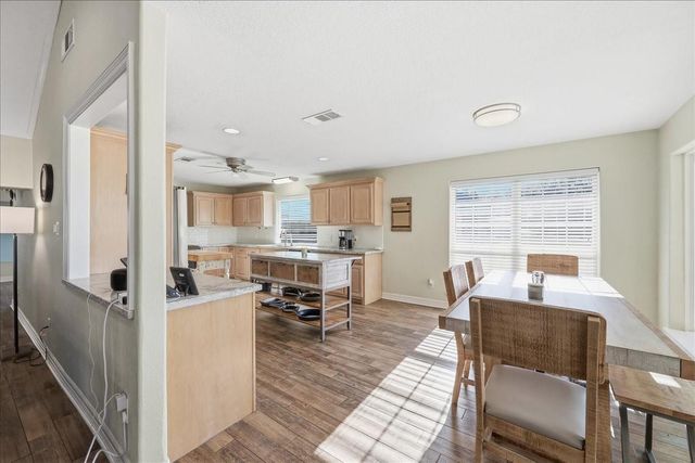 510 Country Lane, Bridge City, TX 77611