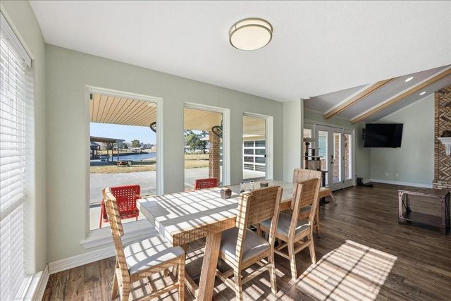 510 Country Lane, Bridge City, TX 77611