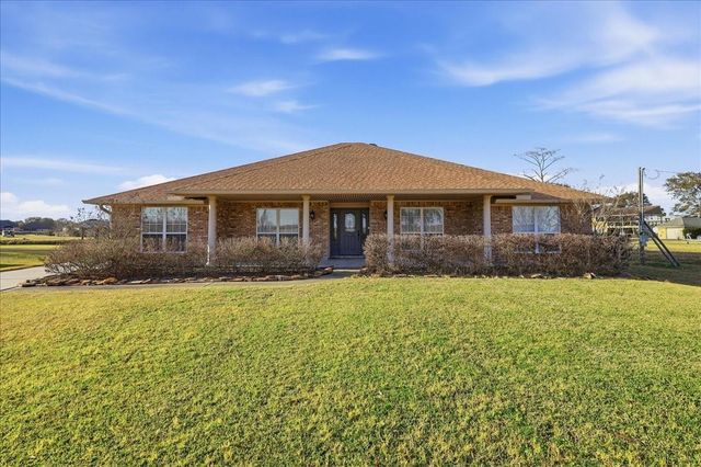 510 Country Lane, Bridge City, TX 77611