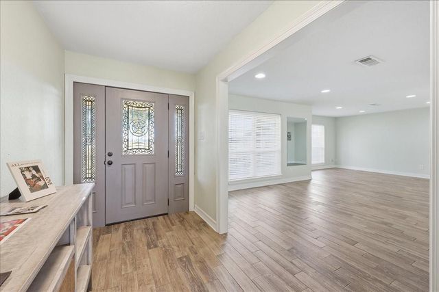 510 Country Lane, Bridge City, TX 77611