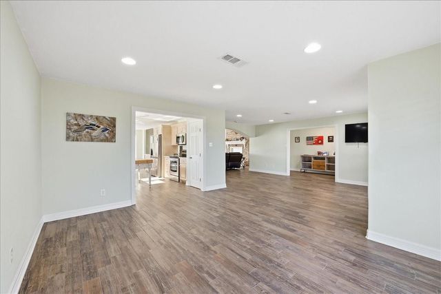 510 Country Lane, Bridge City, TX 77611