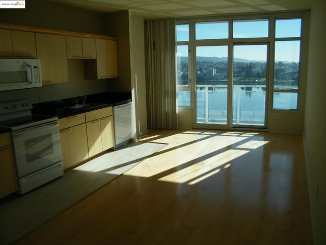 1 Lakeside 1006, Oakland, CA 94612
