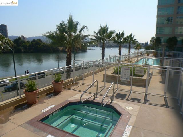 1 Lakeside 1006, Oakland, CA 94612