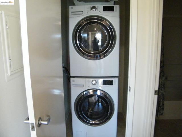 1 Lakeside 1006, Oakland, CA 94612