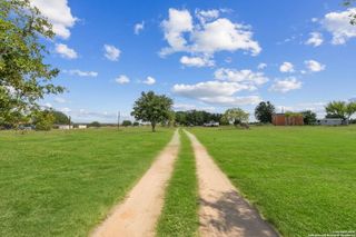 2789 County Road 120, Floresville, TX 78114