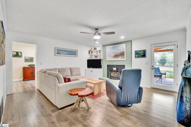 205 Oxmoor Drive, Anderson, SC 29625