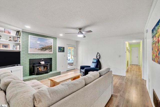 205 Oxmoor Drive, Anderson, SC 29625