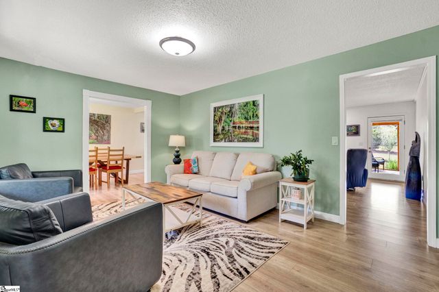 205 Oxmoor Drive, Anderson, SC 29625