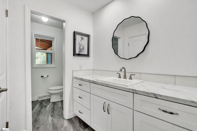 205 Oxmoor Drive, Anderson, SC 29625