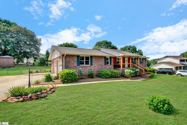 205 Oxmoor Drive, Anderson, SC 29625