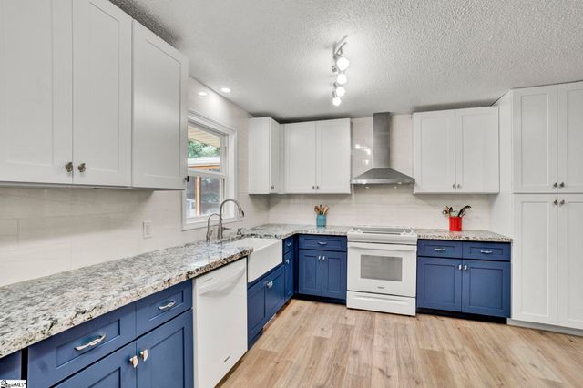 205 Oxmoor Drive, Anderson, SC 29625