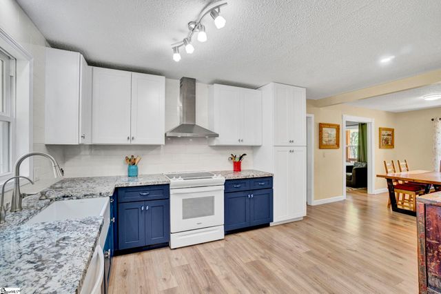 205 Oxmoor Drive, Anderson, SC 29625