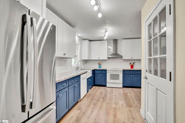 205 Oxmoor Drive, Anderson, SC 29625