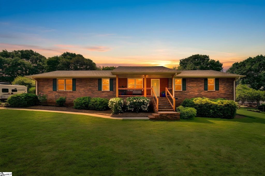 205 Oxmoor Drive, Anderson, SC 29625
