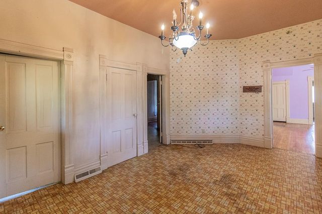 211 E WOLF RIVER AVENUE, New London, WI 54961