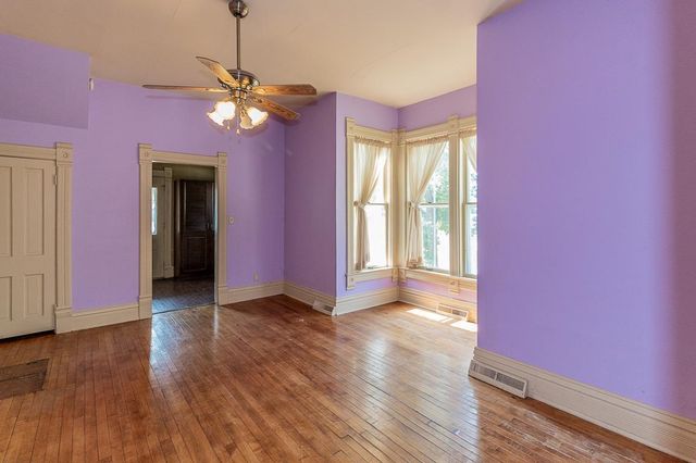 211 E WOLF RIVER AVENUE, New London, WI 54961