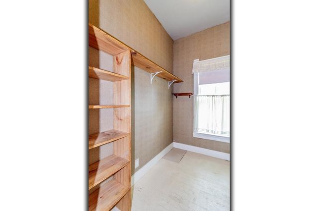 211 E WOLF RIVER AVENUE, New London, WI 54961