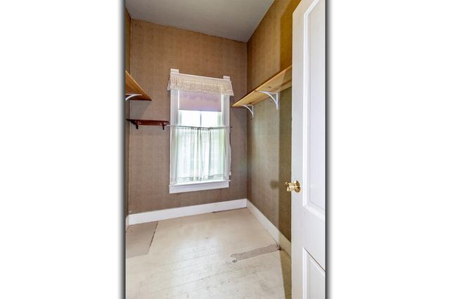 211 E WOLF RIVER AVENUE, New London, WI 54961