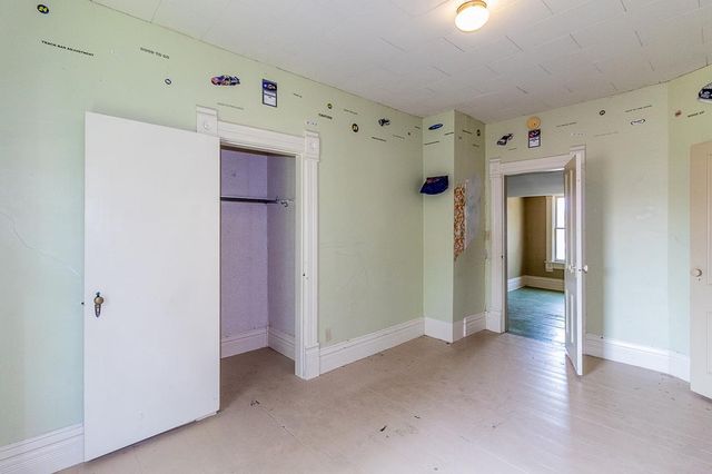 211 E WOLF RIVER AVENUE, New London, WI 54961