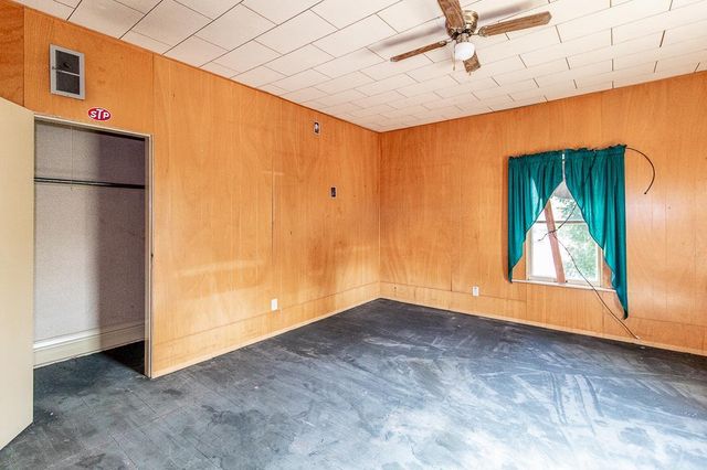 211 E WOLF RIVER AVENUE, New London, WI 54961