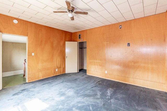 211 E WOLF RIVER AVENUE, New London, WI 54961