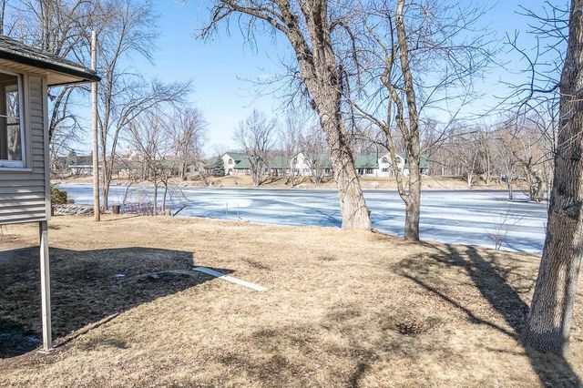 211 E WOLF RIVER AVENUE, New London, WI 54961