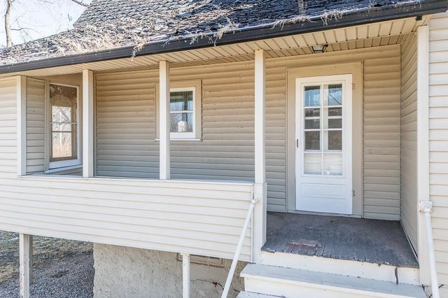 211 E WOLF RIVER AVENUE, New London, WI 54961