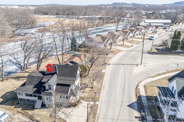 211 E WOLF RIVER AVENUE, New London, WI 54961