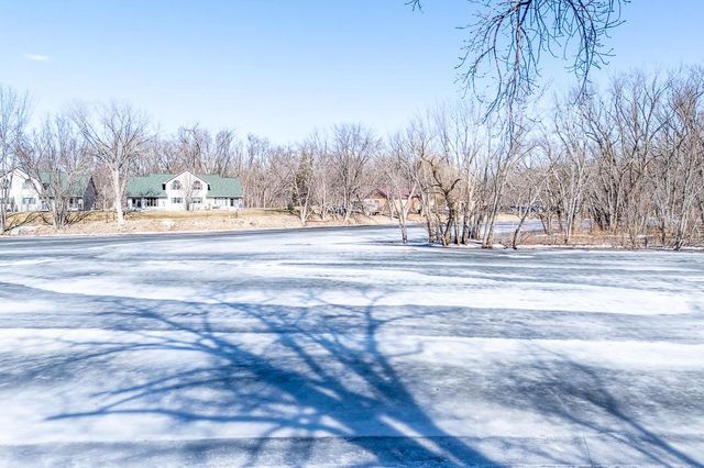 211 E WOLF RIVER AVENUE, New London, WI 54961