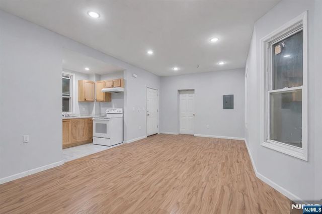 90 Park Avenue, Paterson, NJ 07501