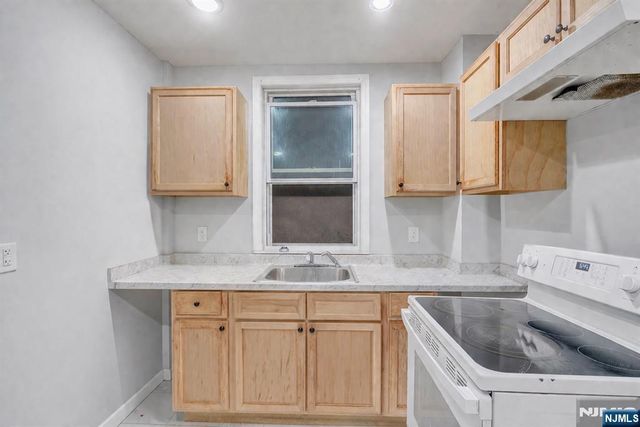 90 Park Avenue, Paterson, NJ 07501