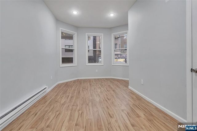 90 Park Avenue, Paterson, NJ 07501