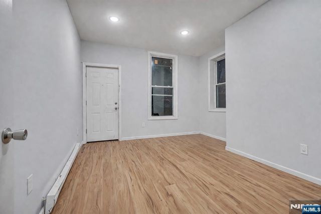 90 Park Avenue, Paterson, NJ 07501
