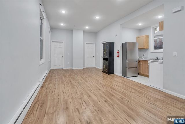 90 Park Avenue, Paterson, NJ 07501