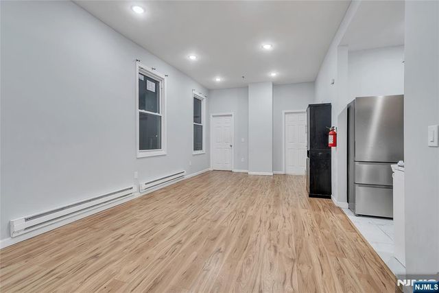 90 Park Avenue, Paterson, NJ 07501