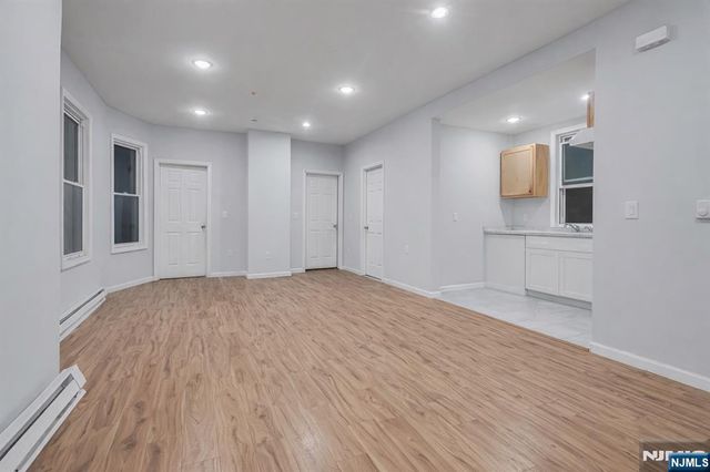 90 Park Avenue, Paterson, NJ 07501