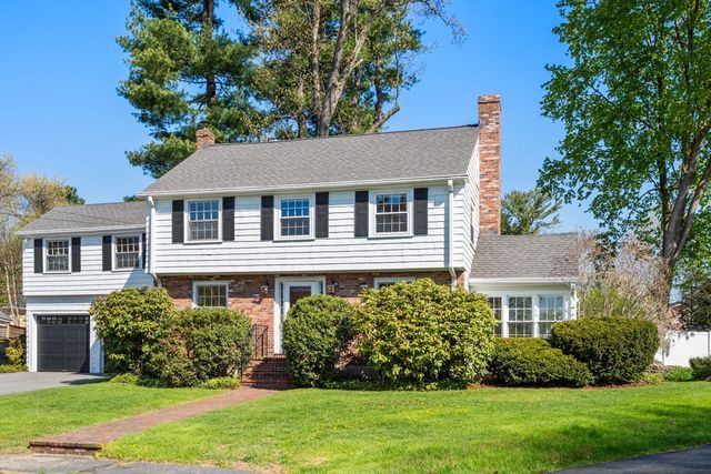 22 Lafayette Cir, Wellesley, MA 02482