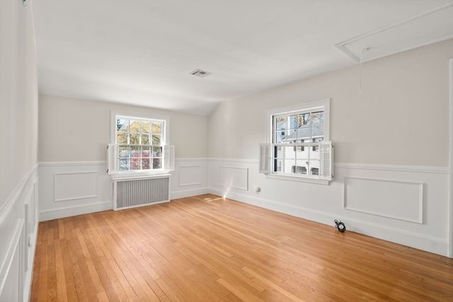 22 Lafayette Cir, Wellesley, MA 02482