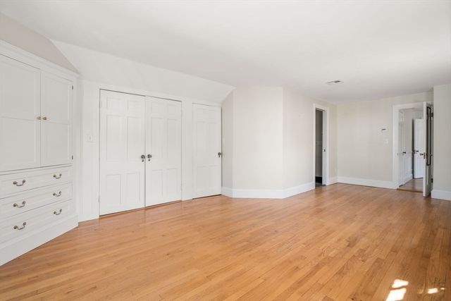 22 Lafayette Cir, Wellesley, MA 02482