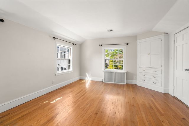22 Lafayette Cir, Wellesley, MA 02482